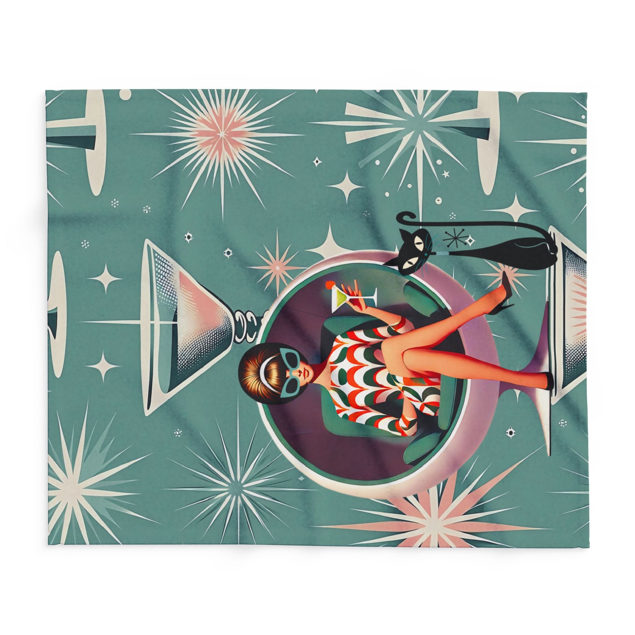 Mid Mod 60s Gal, Retro Glam Arctic Fleece Blanket | Mid-Century Modern Design with Martini & Cat - Mid Century Modern Gal