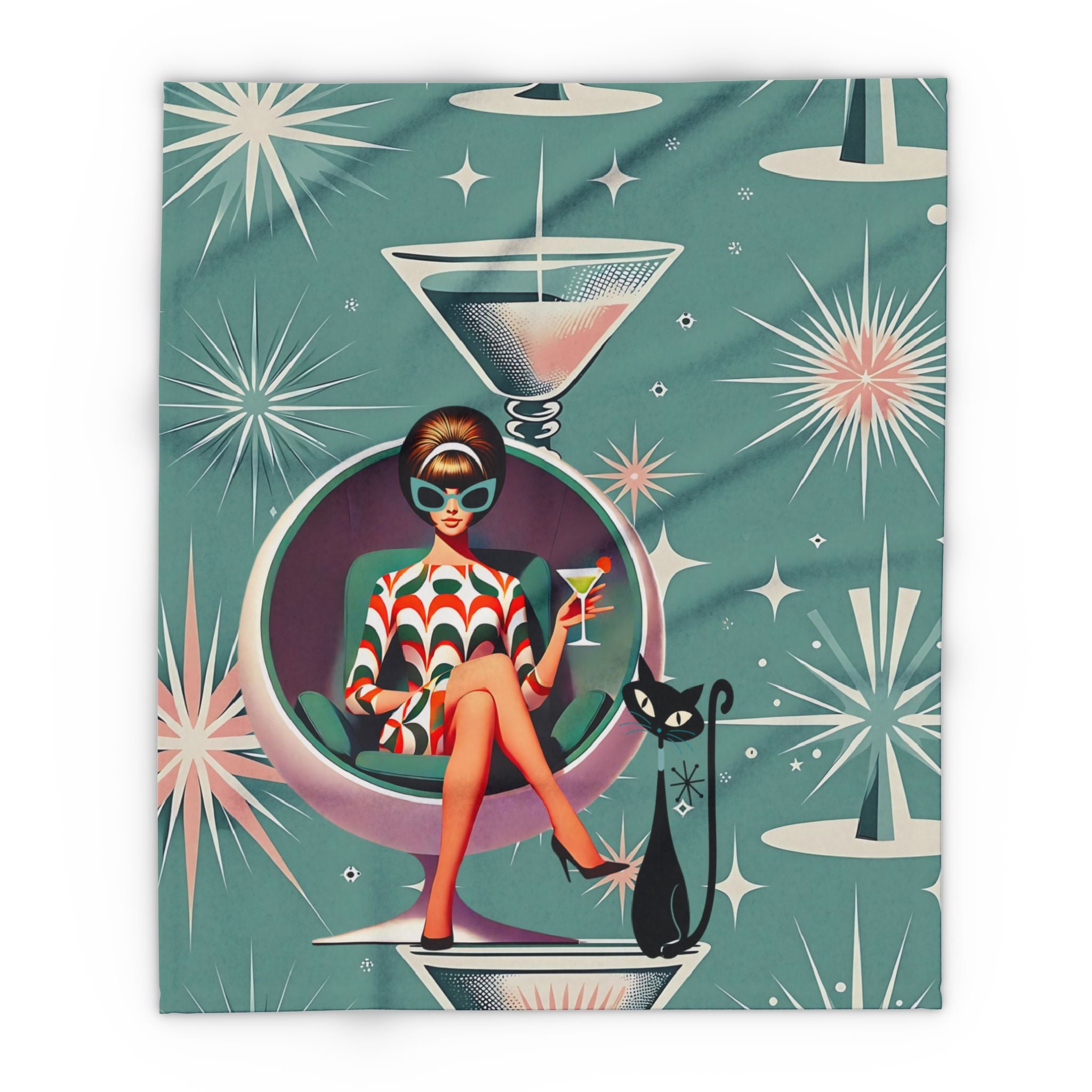 Mid Mod 60s Gal, Retro Glam Arctic Fleece Blanket | Mid-Century Modern Design with Martini & Cat - Mid Century Modern Gal