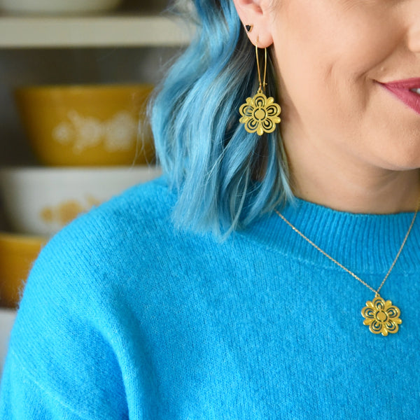 Retro Pyrex Flower Earrings | Butterfly Gold Pattern - Gold