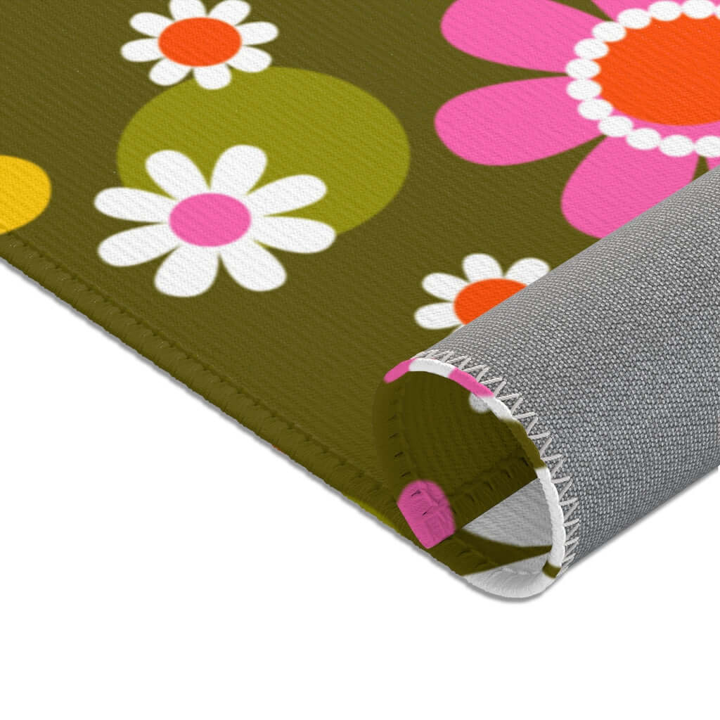 Groovy Green, Pink, Yellow, White Mod Flower Power Daisy 60&