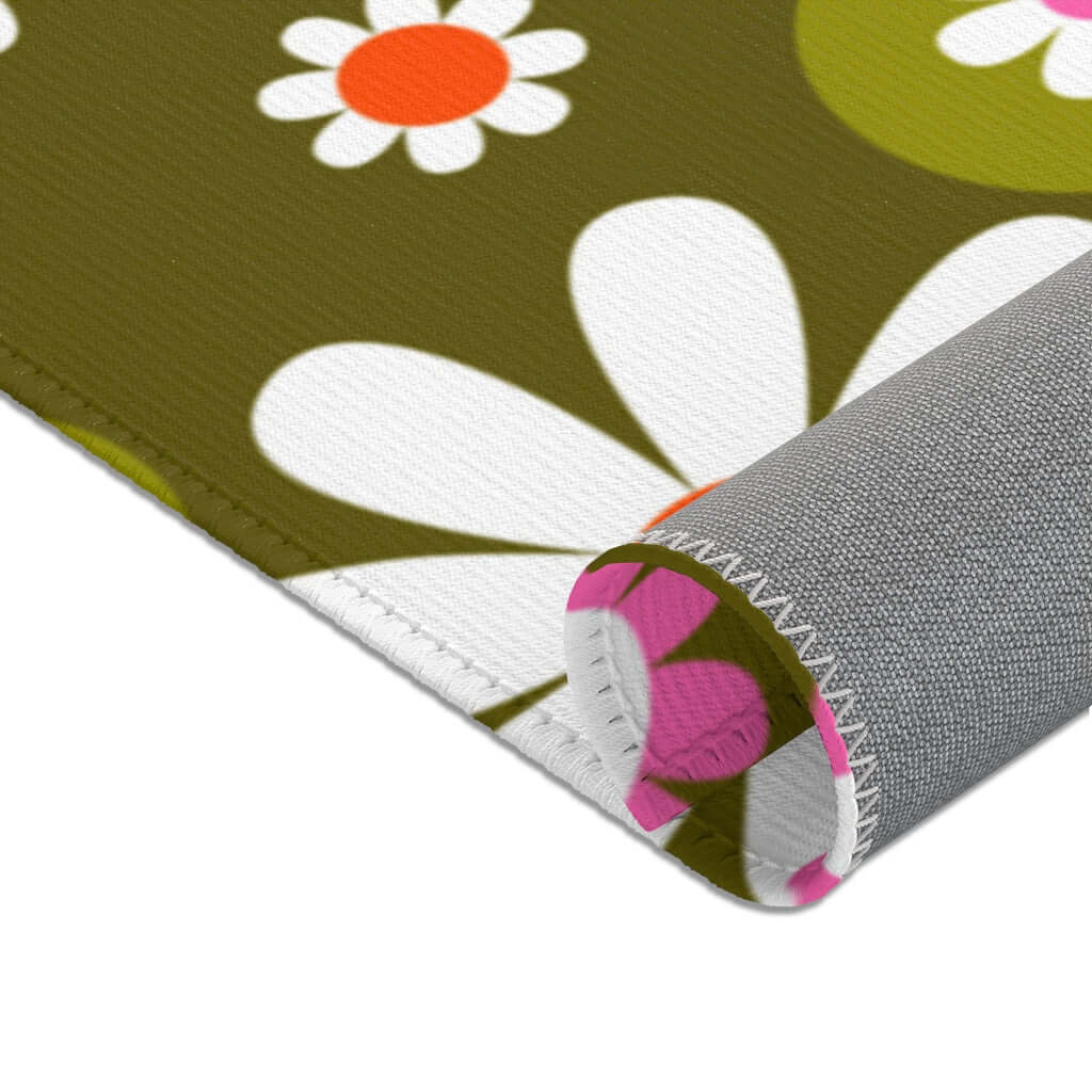 Groovy Green, Pink, Yellow, White Mod Flower Power Daisy 60&