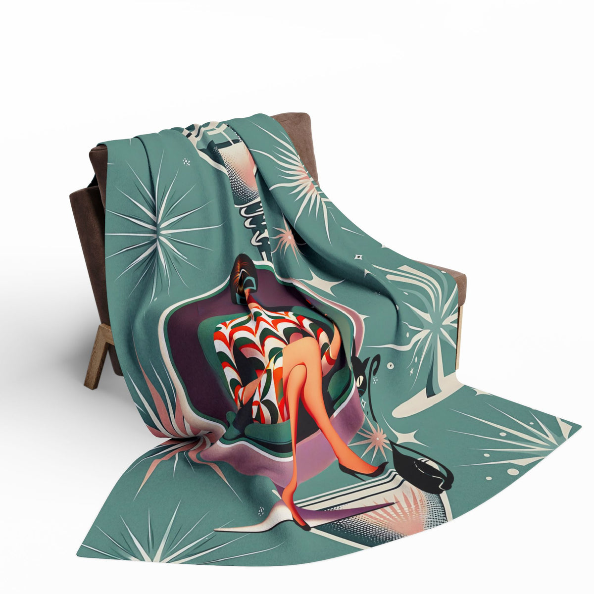 Mid Mod 60s Gal, Retro Glam Arctic Fleece Blanket | Mid-Century Modern Design with Martini & Cat - Mid Century Modern Gal