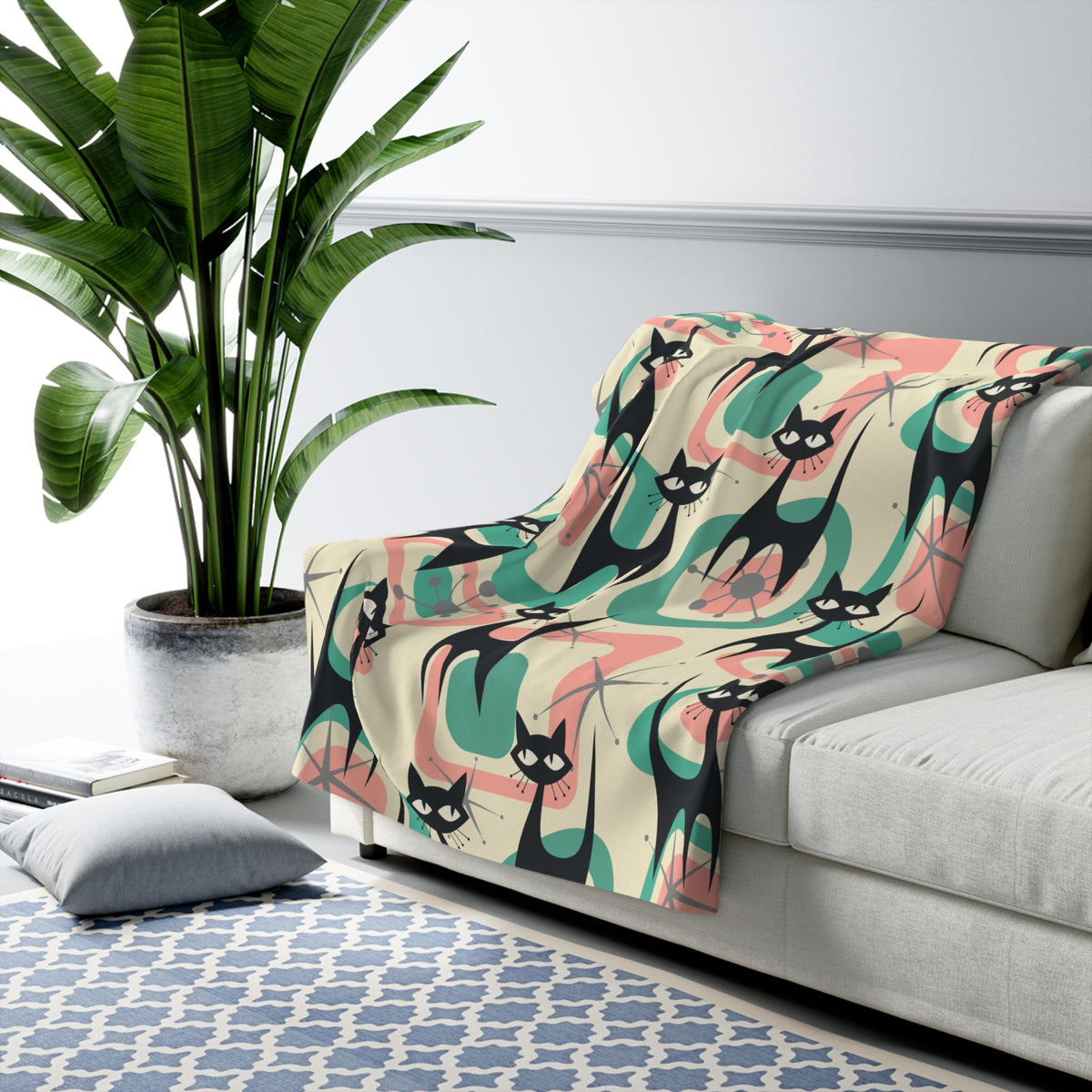 Atomic Home Living, Black Kitschy Cats, Cat Mom Mid Century Modern Designed Sherpa Fleece Blanket - Mid Century Modern Gal