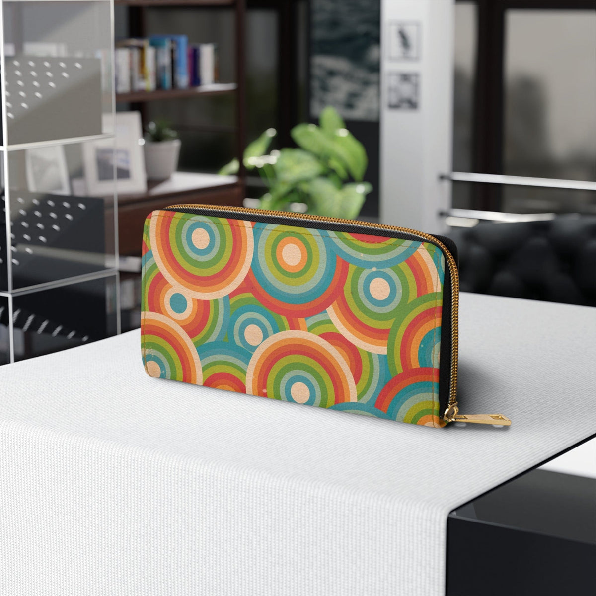 Atomic Kitschy Groovy Cat, Retro Cirlce Mod Zipper Wallet Accessories One size / White